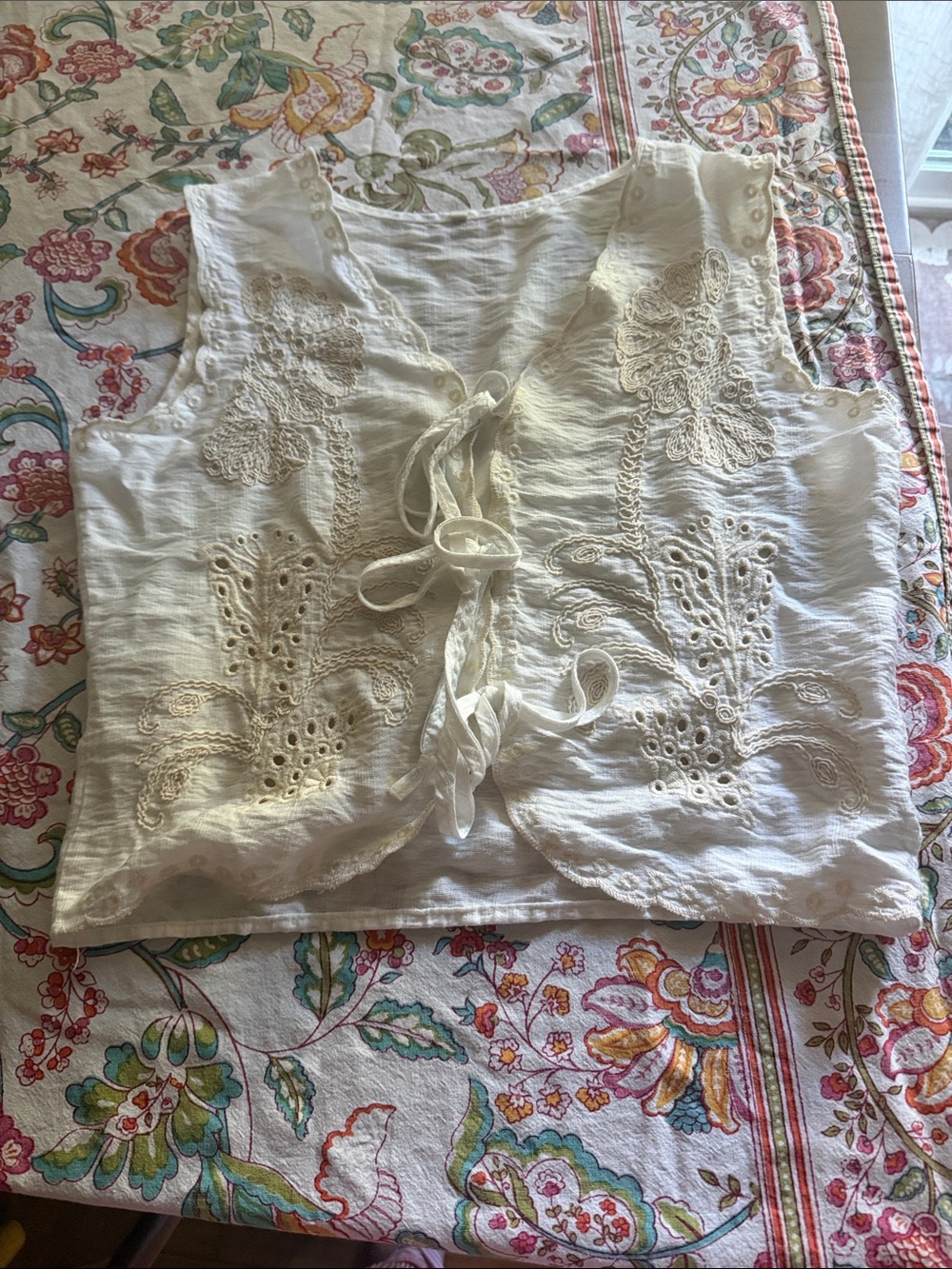 Cream Lace-Up Embroidered Women's Sleeveless Top